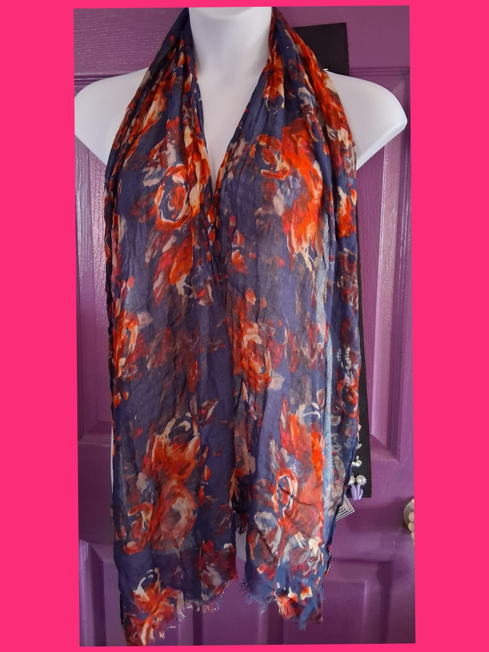 4 Lightweight Women's Scarves